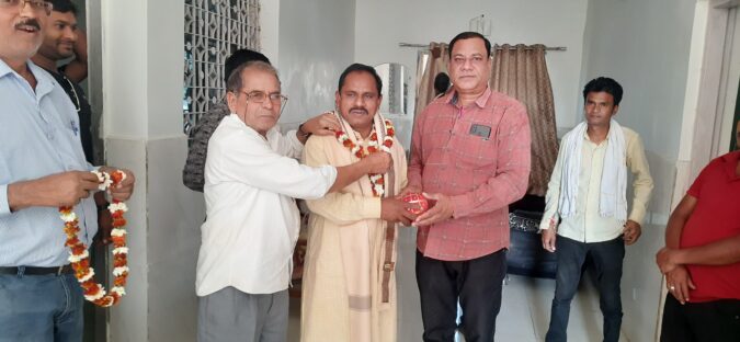 पत्रकार सामाज का आईना है-दिलीप लहरिया